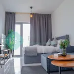 Bloomfields Stunning Stu In Oasis Masdar City